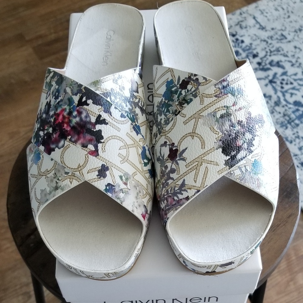 Calvin Klein Maleena CK Logo Flats.